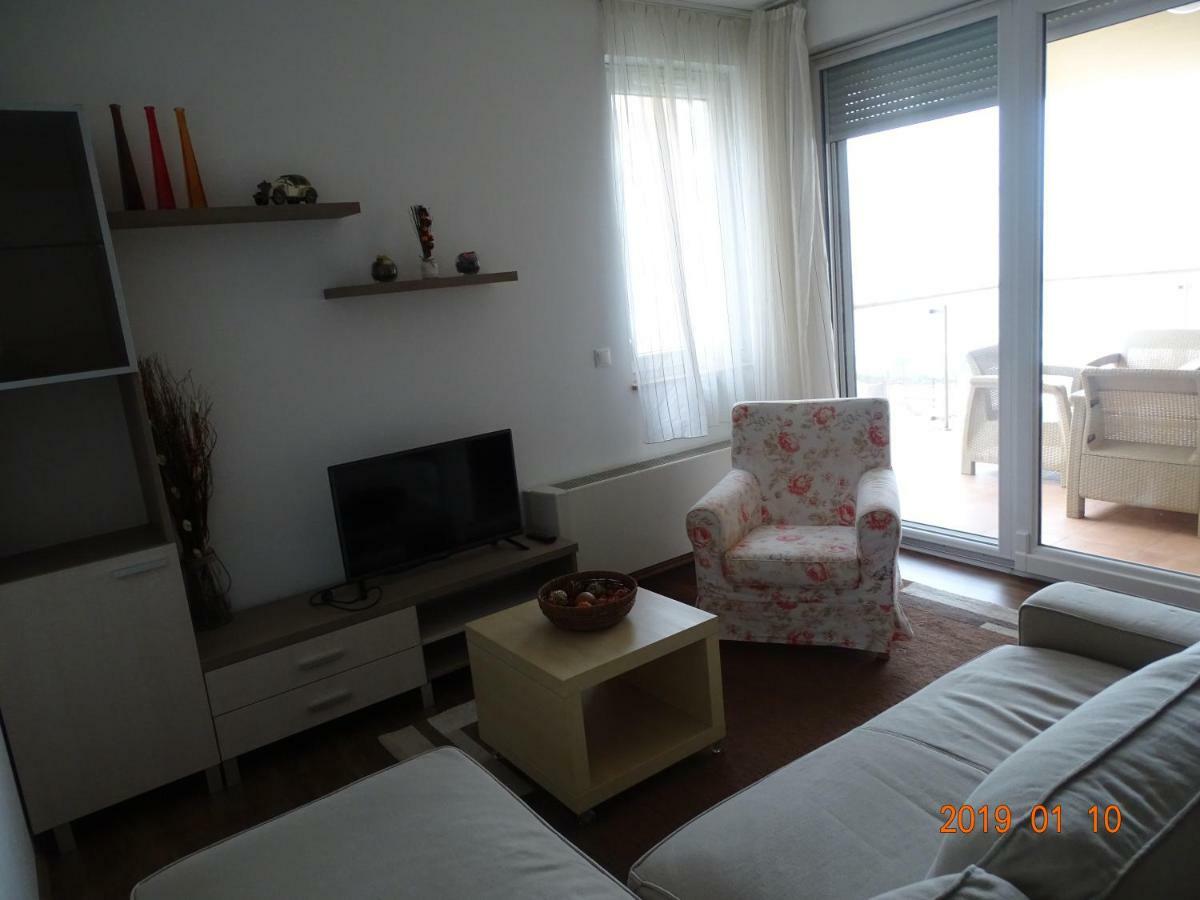 Galeriusbeach Deluxe Apartment Siofok Luaran gambar